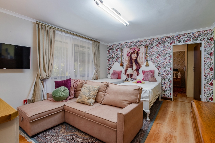 To Let 6 Bedroom Property for Rent in Groenvlei Western Cape